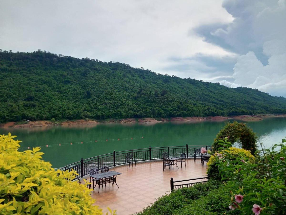 Dansavanh Namngum Resort Ban Keun Exterior foto