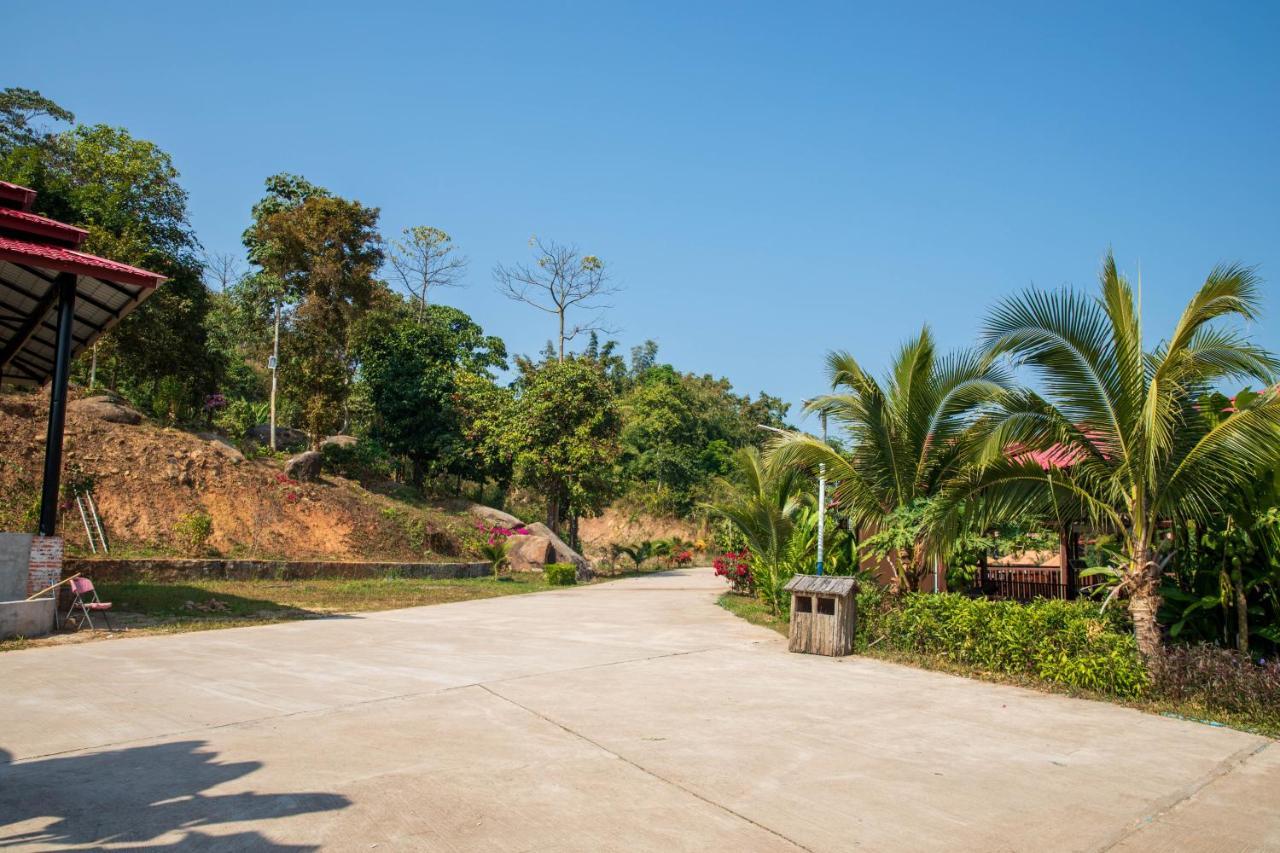 Dansavanh Namngum Resort Ban Keun Exterior foto