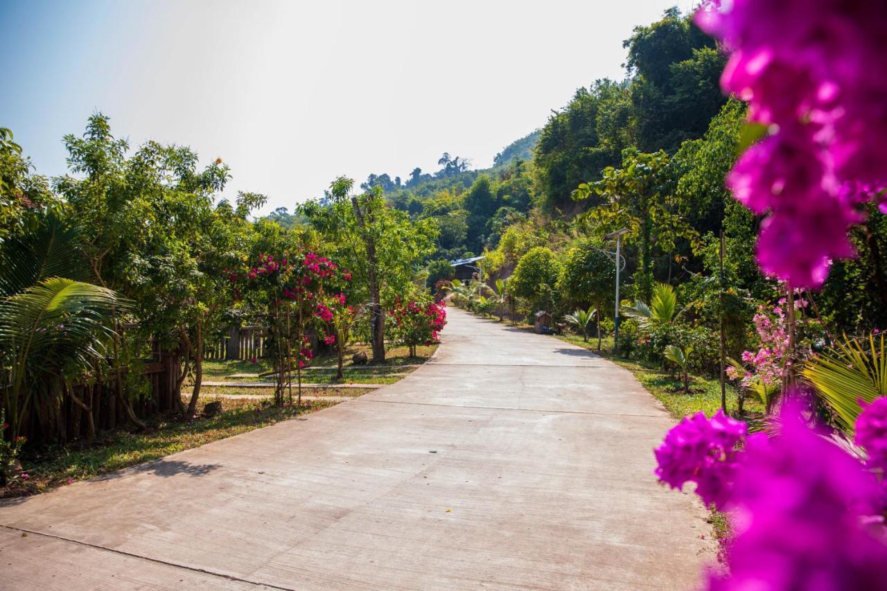 Dansavanh Namngum Resort Ban Keun Exterior foto
