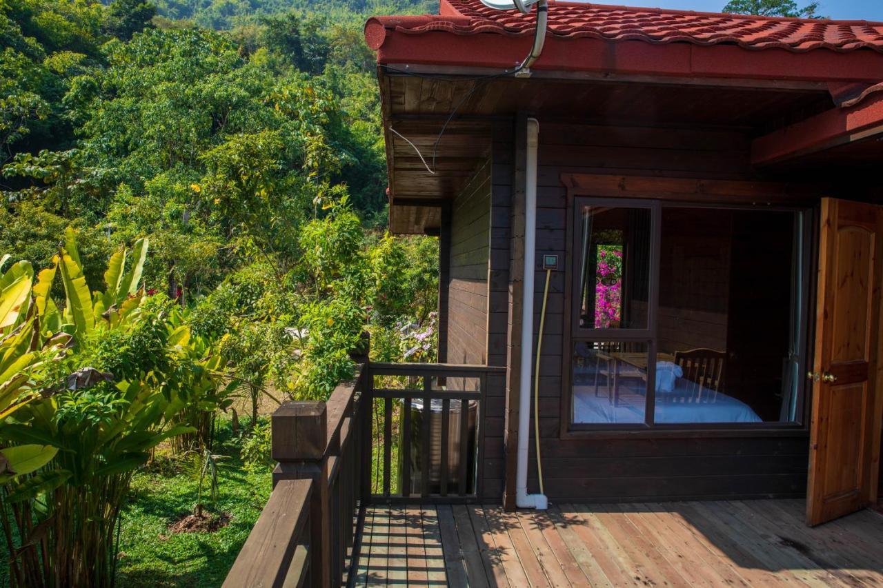 Dansavanh Namngum Resort Ban Keun Exterior foto